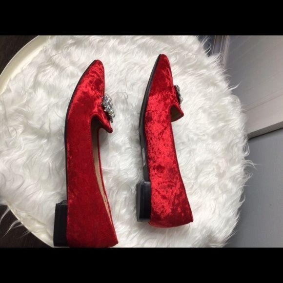 Elegant Red Velvet Loafers with Embellishments - Picture 7 of 16